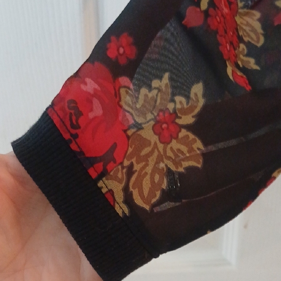 Floral Black and Red Women's Top - Picture 5 of 8